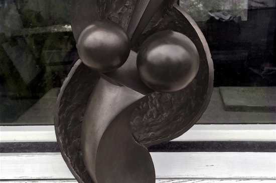 Dancer (bronze sculpture, 14,6in H x 8in W x 6in)